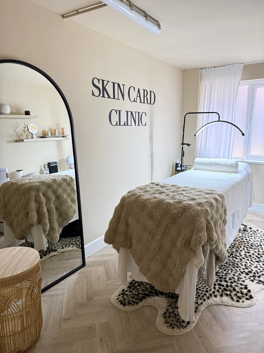 SKIN CARD Clinic consultation area and treatment room
